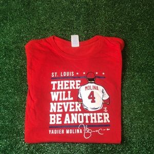 Women’s Yadier Molina Cardinals Tee Size Large